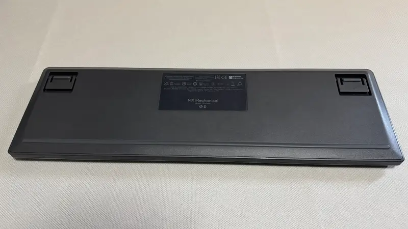 MX Mechanicalの裏面